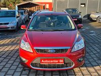 Gebraucht Ford Focus Ghia 116 PS (85 kW) 2009 Rot Limousine