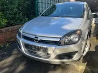 Second-hand Opel Astra 90 CP (66 kW) 2004 Argintiu Berlinǎ
