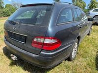 Gebraucht Mercedes E320 Avantgarde 204 PS (150 kW) 2003 Schwarz Kombi