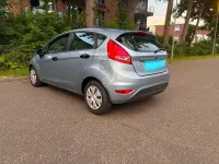 Gebraucht Ford Fiesta 95 PS (69 kW) 2011 Blau Kleinwagen