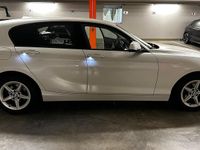 Gebraucht BMW 118 Advantage 150 PS (110 kW) 2018 Weiß Kleinwagen