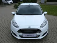 Gebraucht Ford Fiesta Titanium 101 PS (74 kW) 2015 Frostweiß Kleinwagen