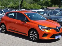 Używany Renault Clio V Equilibre 143 KM (105 kW) 2023 Pomarańczowy Hatchback