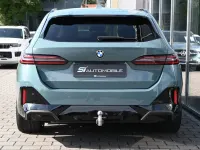 Gebraucht BMW 540 M Sport 303 PS (222 kW) 2025 Cape york gruen metallic Kombi