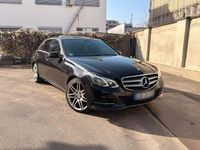 Gebraucht Mercedes E220 Avantgarde 170 PS (125 kW) 2015 Schwarz Limousine