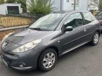 Gebraucht Peugeot 206+ 60 PS (44 kW) 2010 Grau Kleinwagen