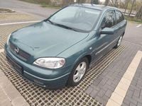 Używany Opel Astra Edition 84 KM (61 kW) 2000 Zielony Sedan/Limuzyna