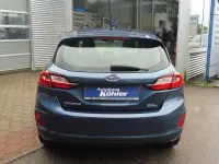 Gebraucht Ford Fiesta Cool & Connect 75 PS (55 kW) 2022 Chromablau metallic Kleinwagen
