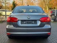Gebraucht VW Jetta Trendline 105 PS (77 kW) 2011 Grau Limousine