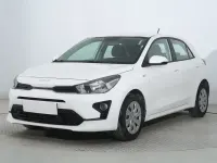 Używany Kia Rio Vision 101 KM (74 kW) 2022 Biały Sedan/Limuzyna