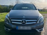 gebraucht Mercedes 220 B-Klassemit einer Top Ausstattung