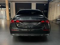 Neu Mercedes E200 204 PS (150 kW) 2025 Grau Limousine