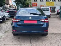 Gebraucht Skoda Superb 150 PS (110 kW) 2016 Blau Limousine