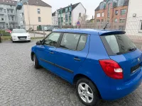 Gebraucht Skoda Fabia 52 PS (38 kW) 2010 Blau Kleinwagen