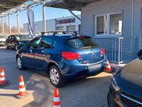 Usata Opel Astra 100 CV (73 kW) 2012 Blu Utilitaria