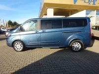 Gebraucht Ford Tourneo Titanium 185 PS (136 kW) 2021 Chromablau Van / Kleinbus