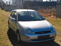 Gebraucht Ford Focus 75 PS (55 kW) 2000 Silber Kleinwagen