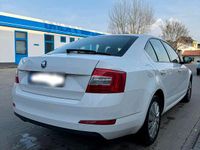 Gebraucht Skoda Octavia 105 PS (77 kW) 2013 Weiß Limousine