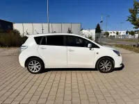 Gebraucht Toyota Verso 147 PS (108 kW) 2012 Weiß Van / Kleinbus
