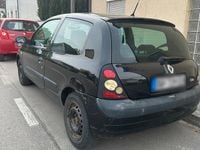 Second-hand Renault Clio 75 CP (55 kW) 2004 Negru Hatchback