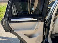 Gebraucht VW Touareg 204 PS (150 kW) 2015 Grau SUV