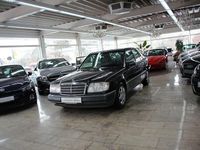 Second-hand Mercedes E220 150 CP (110 kW) 1992 Negru Berlinǎ