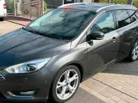 Usado Ford Focus 150 CV (110 kW) 2015 Gris Familiar