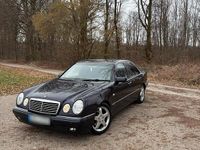 Gebraucht Mercedes E280 Avantgarde 204 PS (150 kW) 1997 Violet Limousine