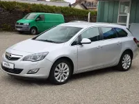 Usata Opel Astra Innovation 101 CV (74 kW) 2011 Argento Station wagon