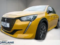 Gebraucht Peugeot e-208 Allure 100 kW (136 PS) 2022 Gelb Kleinwagen
