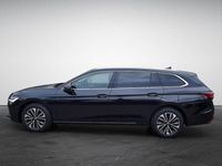 Neu Skoda Superb Selection 150 PS (110 kW) 2025 Ebony schwarz metallic Kombi