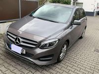 Gebraucht Mercedes B200 156 PS (114 kW) 2017 Silber Van / Kleinbus