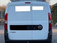 Gebraucht Opel Combo 95 PS (69 kW) 2017 Weiß Van / Kleinbus