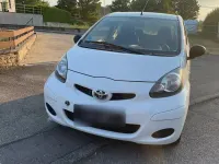 Gebraucht Toyota Aygo 68 PS (50 kW) 2010 Weiß Kleinwagen