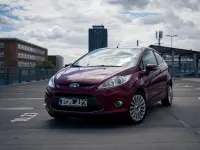 Gebraucht Ford Fiesta Titanium 82 PS (60 kW) 2010 Violet Limousine