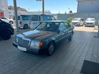 Gebraucht Mercedes E200 75 PS (55 kW) 1992 Perlmuttgrau  metallic Limousine