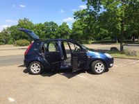 Usata Ford Fiesta 102 CV (75 kW) 2003 Blu Utilitaria