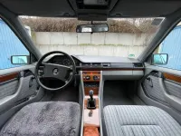Gebraucht Mercedes 200 118 PS (86 kW) 1990 Grau Limousine