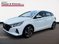 Gebraucht Hyundai i20 Trend 101 PS (74 kW) 2021 Weiss Kleinwagen