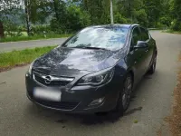 Gebraucht Opel Astra 140 PS (102 kW) 2012 Grau Limousine