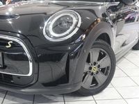 Gebraucht Mini Cooper S 135 kW (184 PS) 2022 Midnight black metallic Kleinwagen