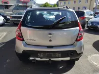Używany Dacia Sandero 84 KM (61 kW) 2012 Srebrny Sedan/Limuzyna