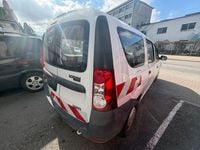 Gebraucht Dacia Logan MCV Basis 75 PS (55 kW) 2009 Kombi