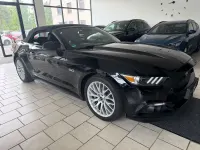 Gebraucht Ford Mustang GT Convertible 421 PS (309 kW) 2016 Schwarz Cabrio