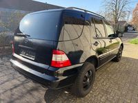 Gebraucht Mercedes ML270 163 PS (119 kW) 2004 Schwarz SUV