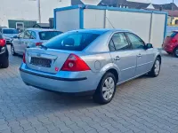 Gebraucht Ford Mondeo 125 PS (91 kW) 2004 Blau Limousine