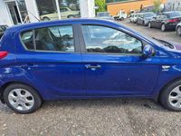 Gebraucht Hyundai i20 Comfort 77 PS (56 kW) 2012 Blau Limousine