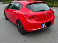 Gebraucht Opel Astra 116 PS (85 kW) 2015 Rot Limousine
