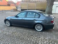 Gebraucht BMW 320 150 PS (110 kW) 2006 Grau Limousine