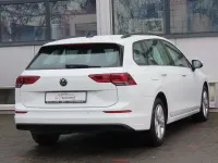 Gebraucht VW Golf VIII 150 PS (110 kW) 2023 Weiß Kombi